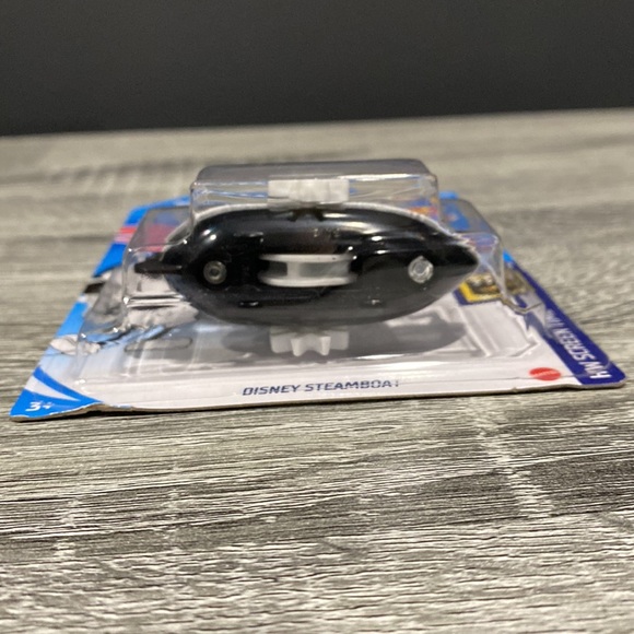 Hot Wheels | Screen Time #9 of 10: Disney Steamboat - 1:64 Scale - Picture 9 of 12